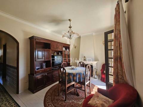 Moradia t3 perto de dorne com garagem para carro, barco ou moto água - valor negociável