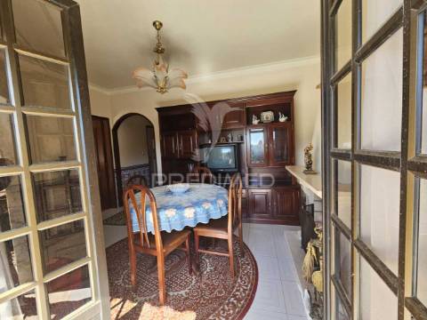 Moradia t3 perto de dorne com garagem para carro, barco ou moto água - valor negociável