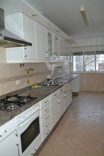 Apartamento t2  garagem varandas