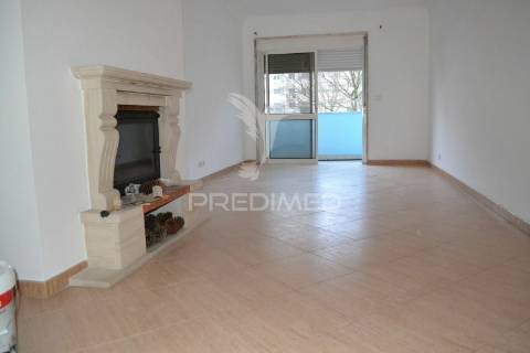 Apartamento t2  garagem varandas