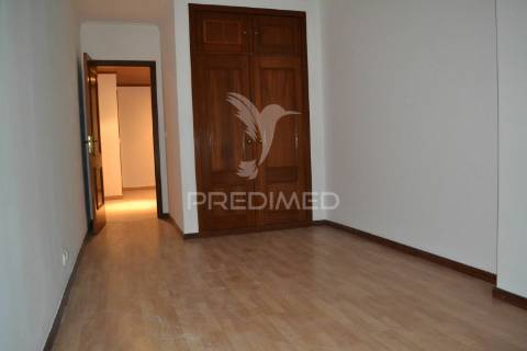 Apartamento t2  garagem varandas