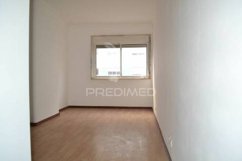 Apartamento t2  garagem varandas