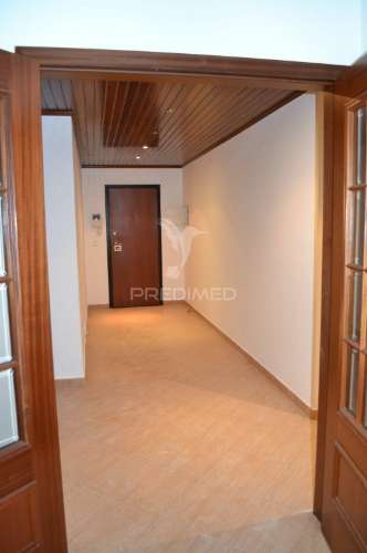 Apartamento t2  garagem varandas