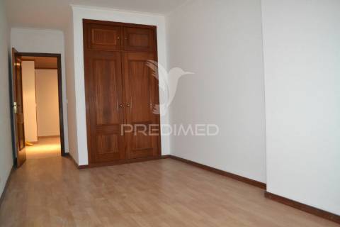 Apartamento t2  garagem varandas