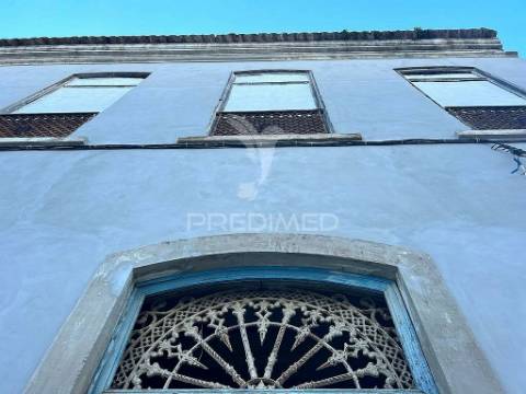 Oportunidade investimento -prédio em zona histórica de portimão para reconstrução