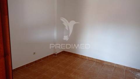 Casa de rés do chão e 1ºandar, seda.