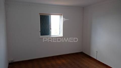 Casa de rés do chão e 1ºandar, seda.