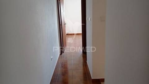 Casa de rés do chão e 1ºandar, seda.