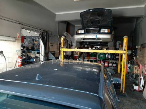 Vende-se/trespassa-se oficina, no seixal