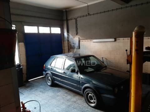 Vende-se/trespassa-se oficina, no seixal