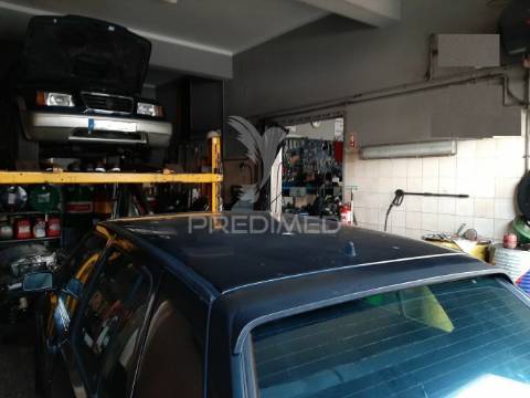 Vende-se/trespassa-se oficina, no seixal