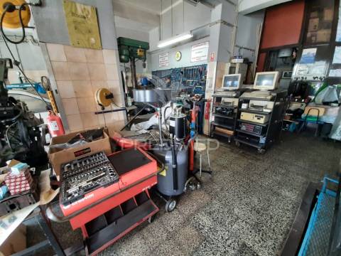 Vende-se/trespassa-se oficina, no seixal