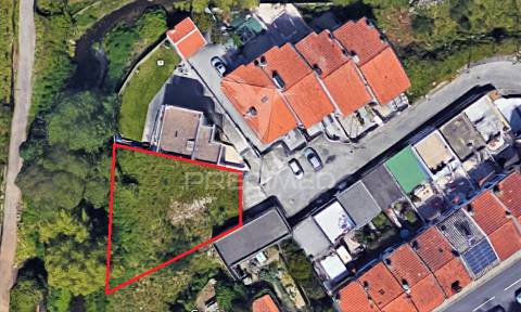 Terreno p/construção de moradia com 3 frentes em milheirós, maia