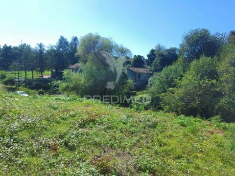 Terreno p/construção de moradia com 3 frentes em milheirós, maia