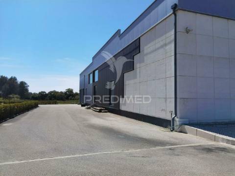 Excelente oportunidade de negocio  pavilhão-armazém  torre do bispo