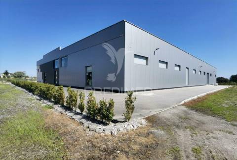 Excelente oportunidade de negocio  pavilhão-armazém  torre do bispo