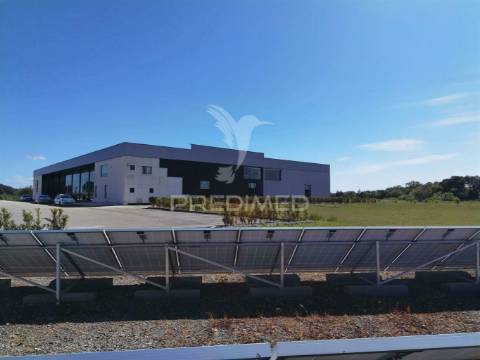 Excelente oportunidade de negocio  pavilhão-armazém  torre do bispo