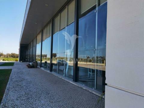 Excelente oportunidade de negocio  pavilhão-armazém  torre do bispo