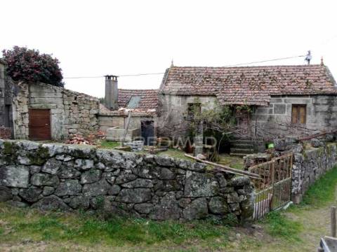 Moradia de pedra para recuperar