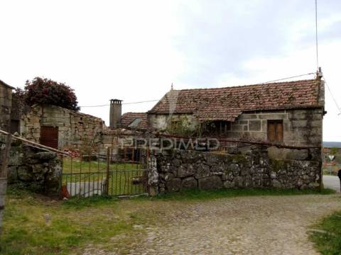 Moradia de pedra para recuperar