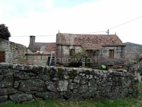 Moradia de pedra para recuperar