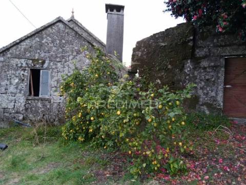 Moradia de pedra para recuperar