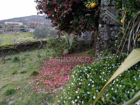 Moradia de pedra para recuperar