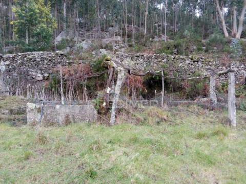 Moradia de pedra para recuperar