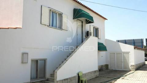 Quinta 10.080m2 com moradia bi familiar 411m2 e piscina