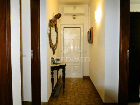 Quinta 10.080m2 com moradia bi familiar 411m2 e piscina