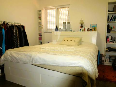 Quinta 10.080m2 com moradia bi familiar 411m2 e piscina