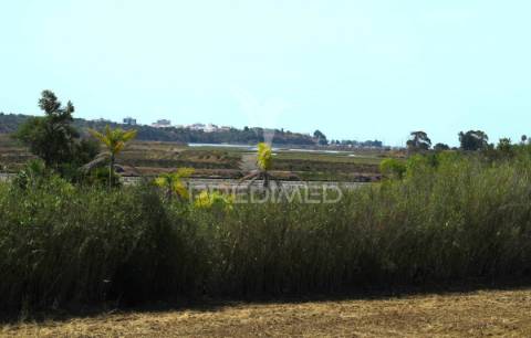 Quinta 10.080m2 com moradia bi familiar 411m2 e piscina