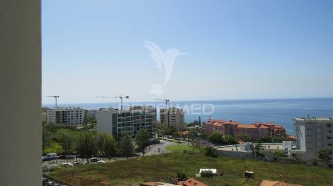 Apartamento t3 nos piornais junto estrada monumental vista mar.