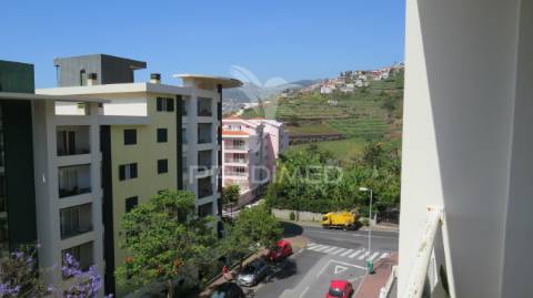 Apartamento t3 nos piornais junto estrada monumental vista mar.