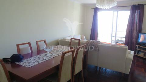 Apartamento t3 nos piornais junto estrada monumental vista mar.