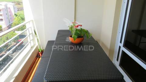 Apartamento t3 nos piornais junto estrada monumental vista mar.