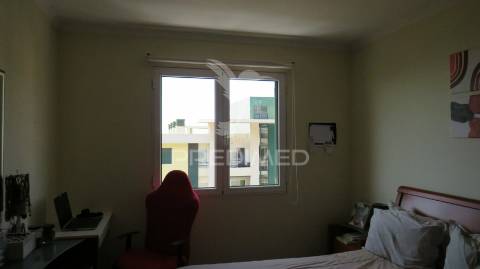 Apartamento t3 nos piornais junto estrada monumental vista mar.