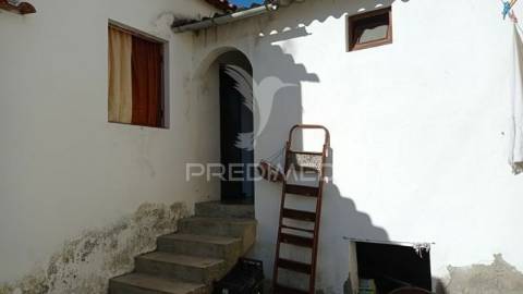 Casa típica do alentejo, aldeia velha- avis.