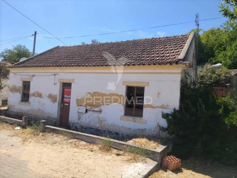 Moradia térrea de tipologia t2, no concelho de gavião