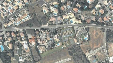 Terreno urbanizável com vista mar junto à praia da luz, lagos