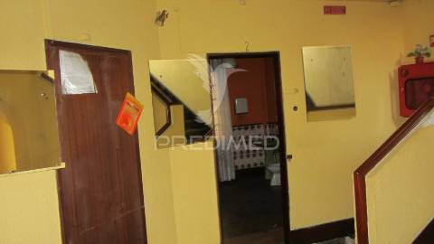 2 prédios c/ projecto  -  ao marquês