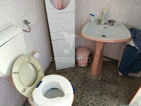 Habitação/ comércio zona de chamusca- santarém