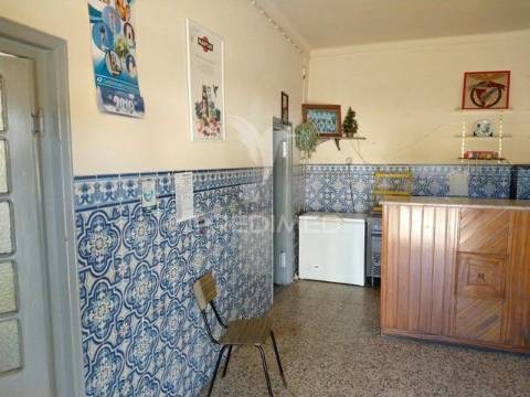 Habitação/ comércio zona de chamusca- santarém