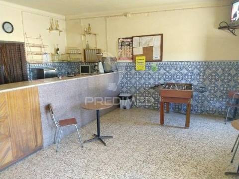 Habitação/ comércio zona de chamusca- santarém