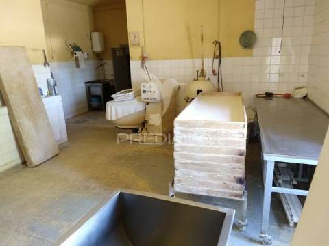 Habitação/ comércio zona de chamusca- santarém