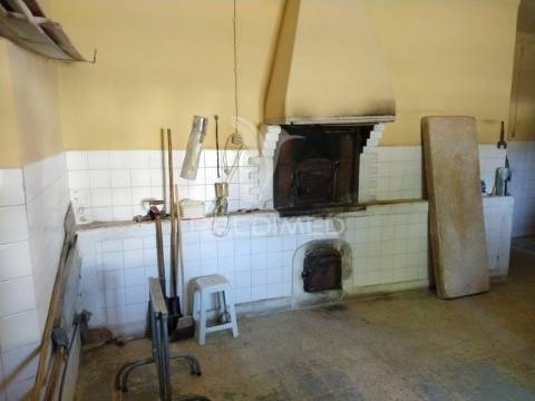 Habitação/ comércio zona de chamusca- santarém