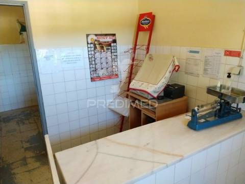 Habitação/ comércio zona de chamusca- santarém