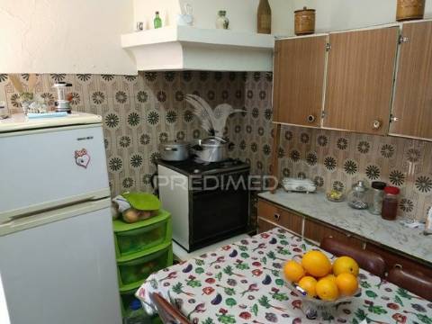 Habitação/ comércio zona de chamusca- santarém