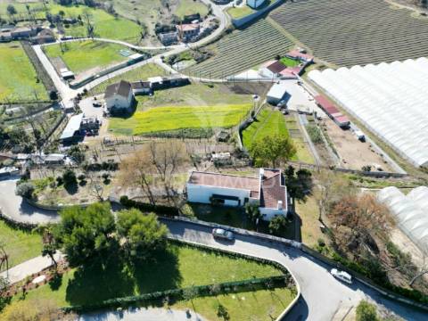 Moradia individual t4 em vila nova