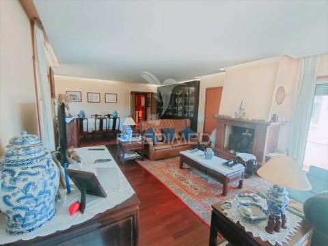 Moradia individual t4 em vila nova